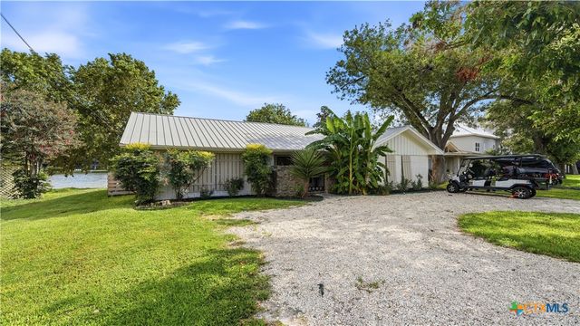 210 Admiral Benbow Lane, Mcqueeney, TX 78123