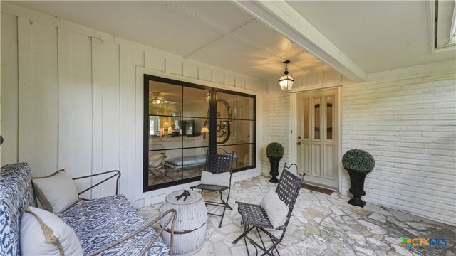 210 Admiral Benbow Lane, Mcqueeney, TX 78123