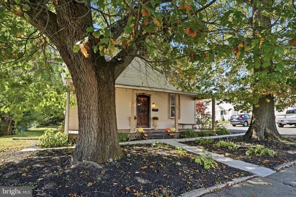 136 N BRANCH ST, SELLERSVILLE, PA 18960 — photo 5