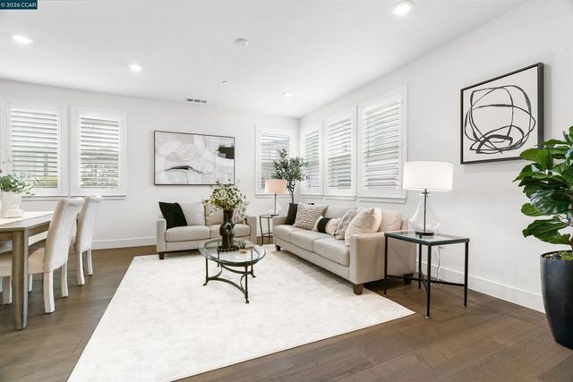 3016 3016 Threecastles Way, Dublin, CA 94568