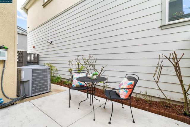 3016 3016 Threecastles Way, Dublin, CA 94568