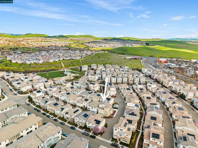3016 3016 Threecastles Way, Dublin, CA 94568
