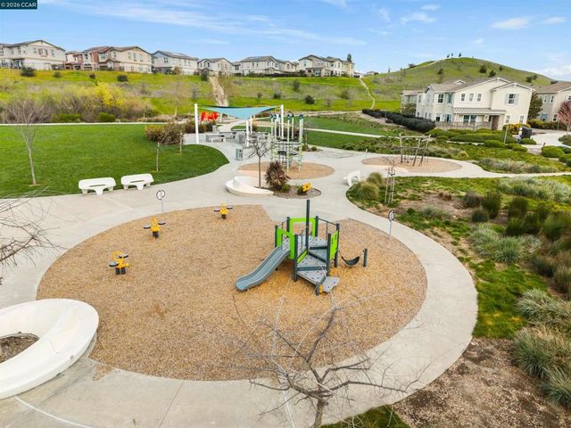 3016 3016 Threecastles Way, Dublin, CA 94568