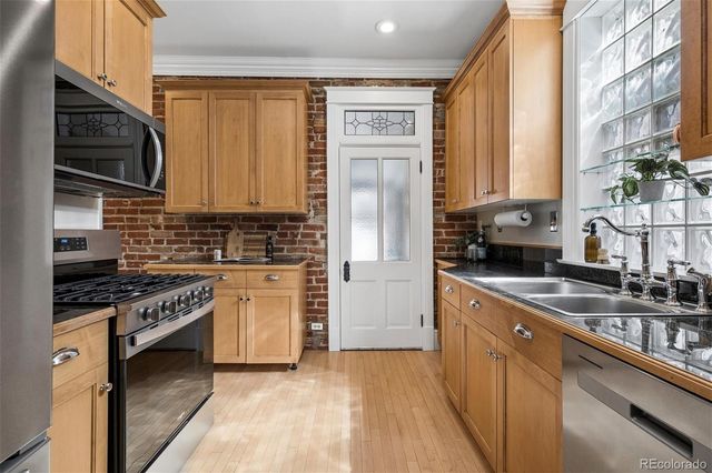 658 S Logan Street, Denver, CO 80209