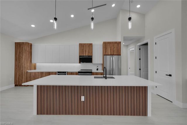 1947 NW 34th AVE, Cape Coral, FL 33993