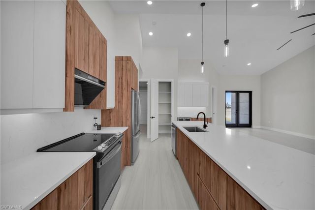 1947 NW 34th AVE, Cape Coral, FL 33993