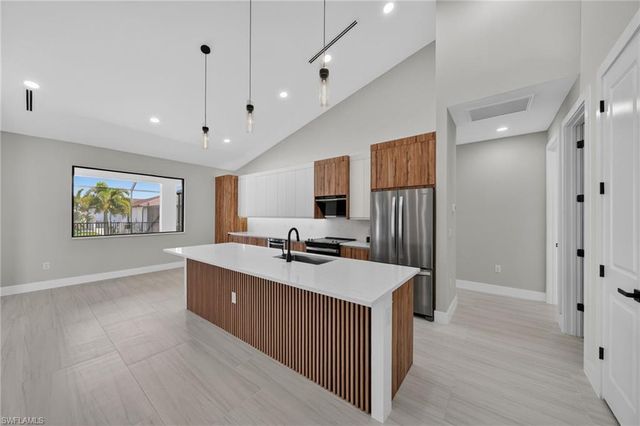 1947 NW 34th AVE, Cape Coral, FL 33993