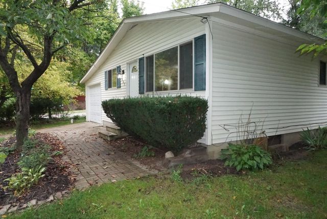 801 Farnsworth Road, White Lake, MI 48386