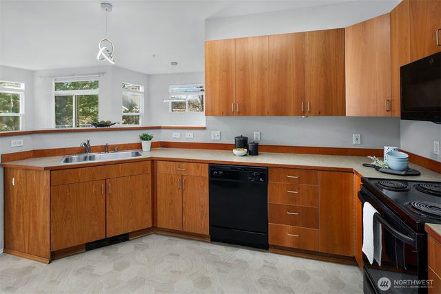 22751 SE 12th Lane, Sammamish, WA 98075