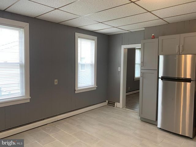 822 COLUMBUS RD, Burlington, NJ 08016