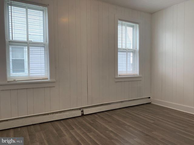 822 COLUMBUS RD, Burlington, NJ 08016