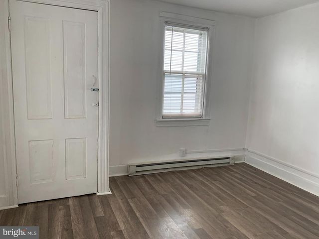 822 COLUMBUS RD, Burlington, NJ 08016