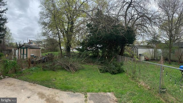 822 COLUMBUS RD, Burlington, NJ 08016