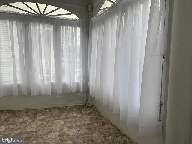 822 COLUMBUS RD, Burlington, NJ 08016