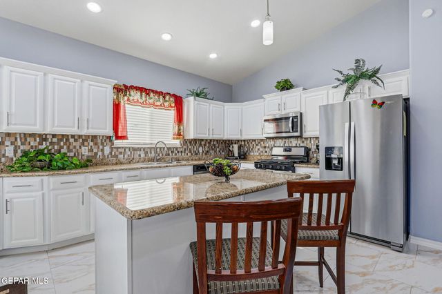 7360 PHIL HANSEN Drive, Canutillo, TX 79835