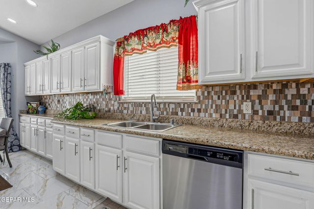 7360 PHIL HANSEN Drive, Canutillo, TX 79835