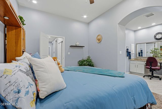 7360 PHIL HANSEN Drive, Canutillo, TX 79835