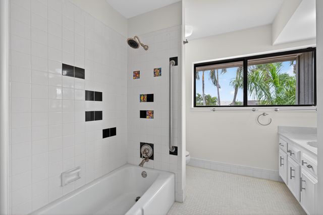 17145 Bay Street, Jupiter, FL 33477
