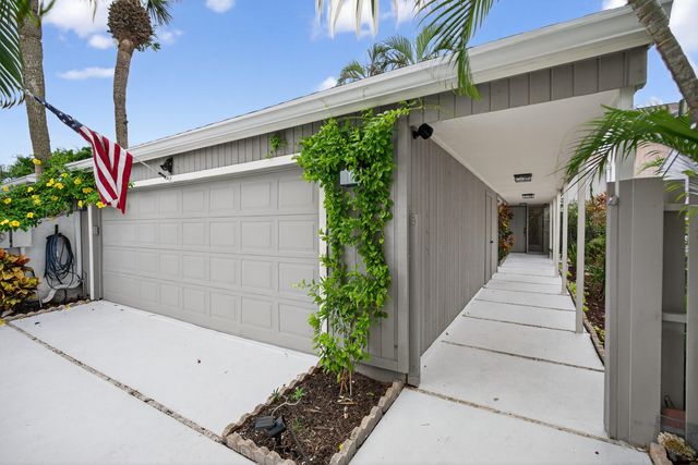 17145 Bay Street, Jupiter, FL 33477