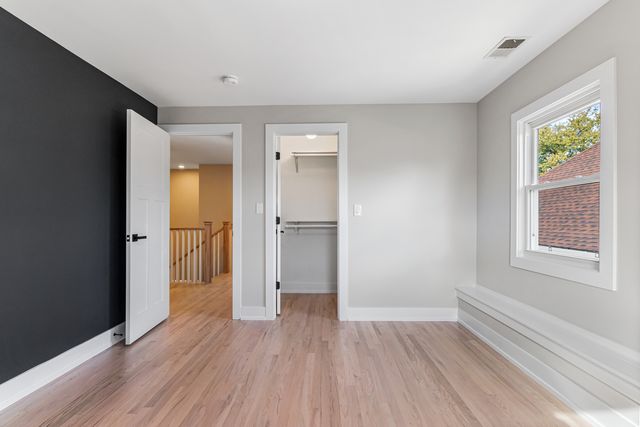 5221 W Cornelia Avenue, Chicago, IL 60641