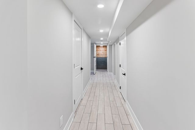 5221 W Cornelia Avenue, Chicago, IL 60641