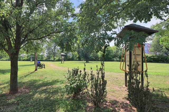 1427 Barnhardt Ln, Rahway City, NJ 07065