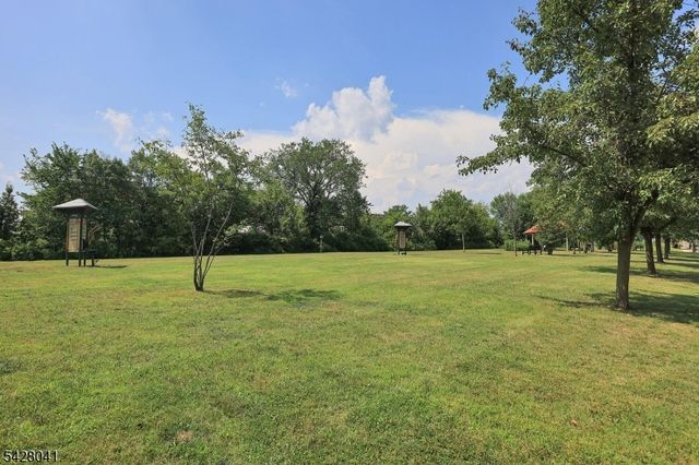 1427 Barnhardt Ln, Rahway City, NJ 07065