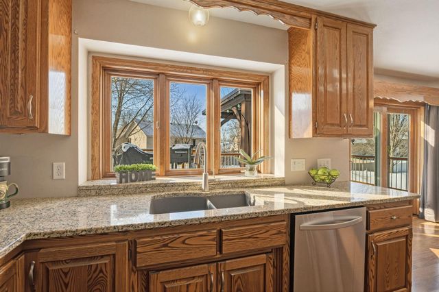 7870 Jocelyn Avenue S, Cottage Grove, MN 55016