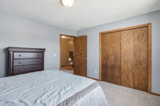 7870 Jocelyn Avenue S, Cottage Grove, MN 55016