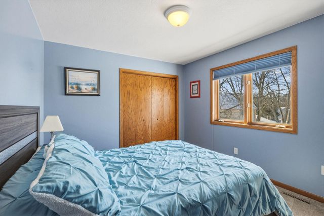 7870 Jocelyn Avenue S, Cottage Grove, MN 55016