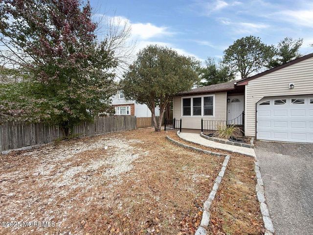 12A Opal Court, Barnegat, NJ 08005