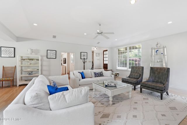 28 W Beach Lagoon Road, Hilton Head Island, SC 29928