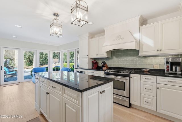 28 W Beach Lagoon Road, Hilton Head Island, SC 29928
