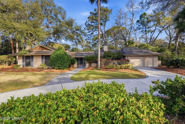 28 W Beach Lagoon Road, Hilton Head Island, SC 29928
