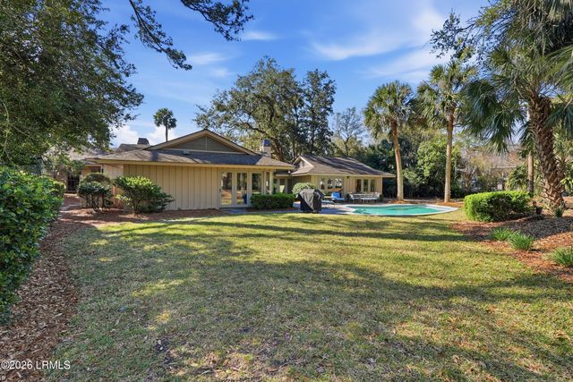 28 W Beach Lagoon Road, Hilton Head Island, SC 29928