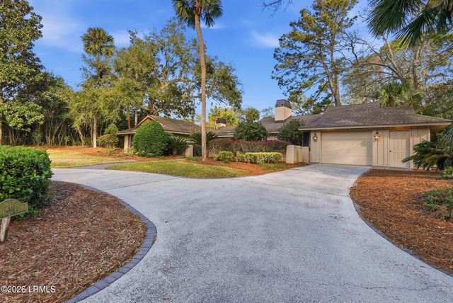 28 W Beach Lagoon Road, Hilton Head Island, SC 29928