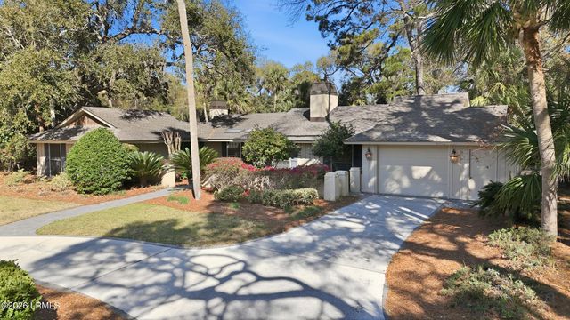28 W Beach Lagoon Road, Hilton Head Island, SC 29928
