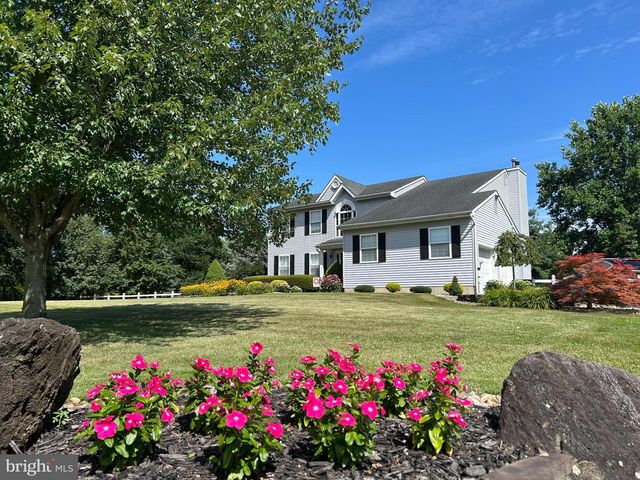 5 GALLOPING BROOK DRIVE, Allentown, NJ 08501