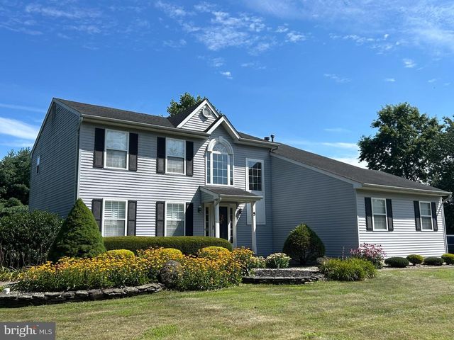 5 GALLOPING BROOK DRIVE, Allentown, NJ 08501
