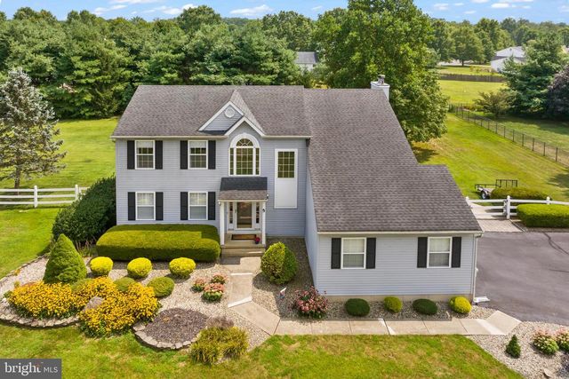 5 GALLOPING BROOK DRIVE, Allentown, NJ 08501