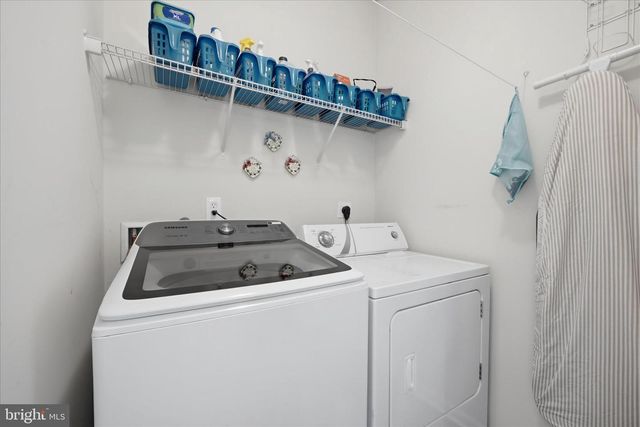 100 BOWLING GREEN CIR, Stephens City, VA 22655