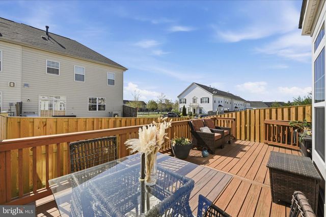100 BOWLING GREEN CIR, Stephens City, VA 22655