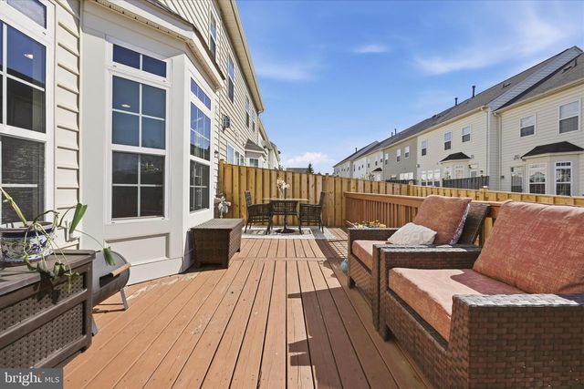 100 BOWLING GREEN CIR, Stephens City, VA 22655