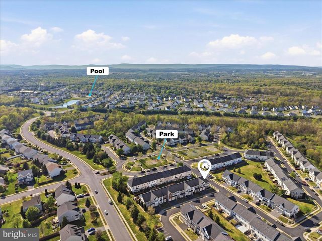 100 BOWLING GREEN CIR, Stephens City, VA 22655
