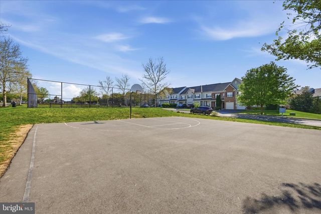 100 BOWLING GREEN CIR, Stephens City, VA 22655