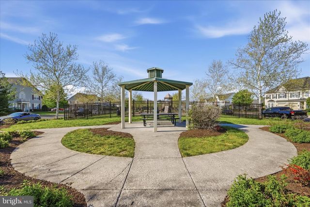 100 BOWLING GREEN CIR, Stephens City, VA 22655