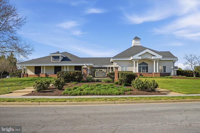 100 BOWLING GREEN CIR, Stephens City, VA 22655