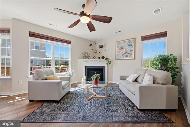 100 BOWLING GREEN CIR, Stephens City, VA 22655