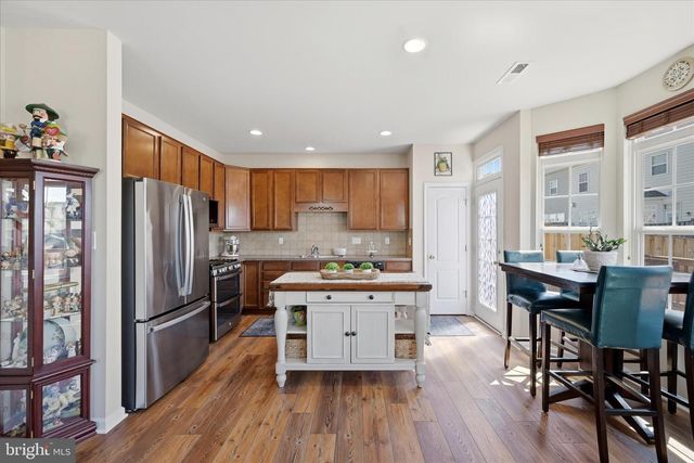 100 BOWLING GREEN CIR, Stephens City, VA 22655