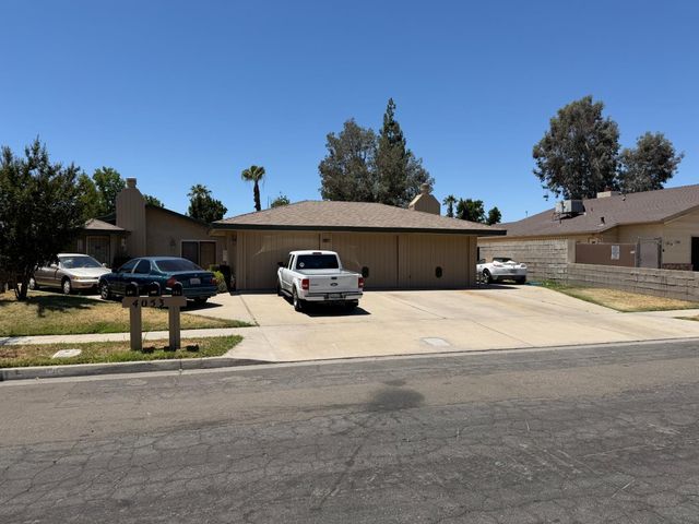 4053 N Feland Avenue, Fresno, CA 93722